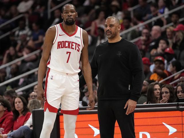 B体育登录-NBA火箭111-94大胜尼克斯：杜兰特27分全能发挥